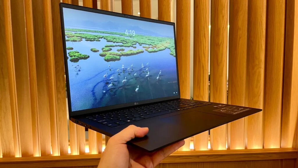 I tested 35+ ultraportable Windows PCs last year, but only one seems to defy physics I tested 35+ ultraportable Windows PCs last year, but only one seems to defy physics