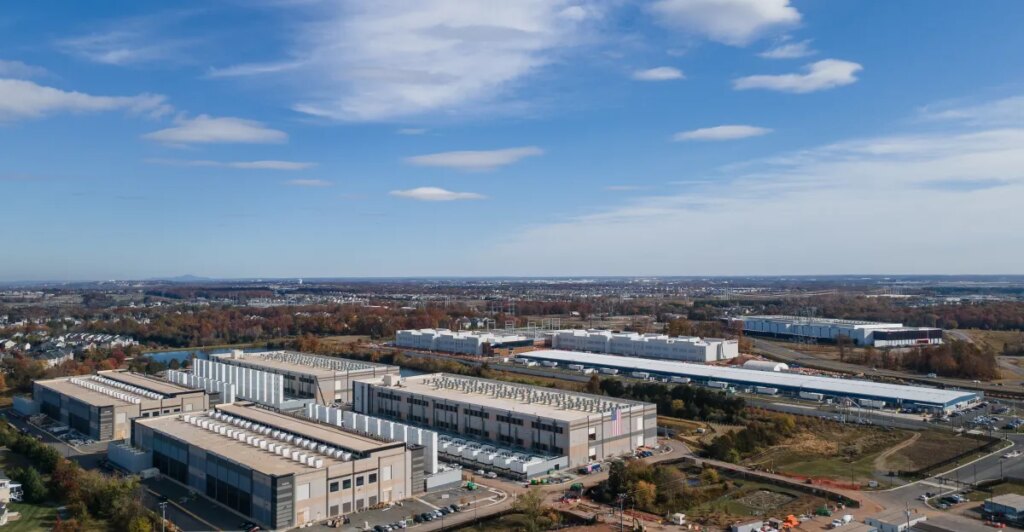 Microsoft wants to rewire data centers to save space Microsoft wants to rewire data centers to save space