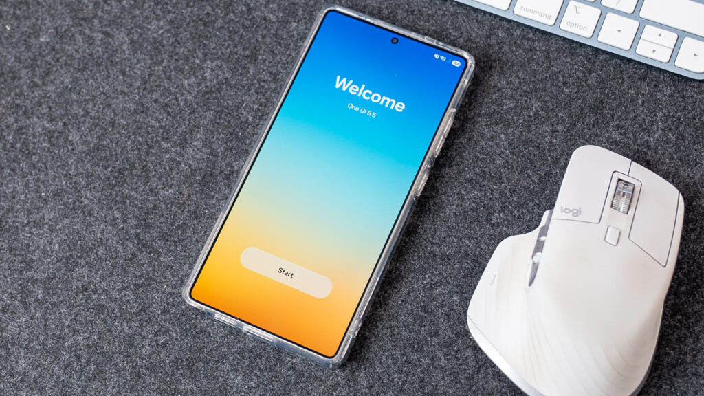 Samsung’s new Direct Voicemail feature is here, and I tried it out One UI 8.5 Splash screen lay down
