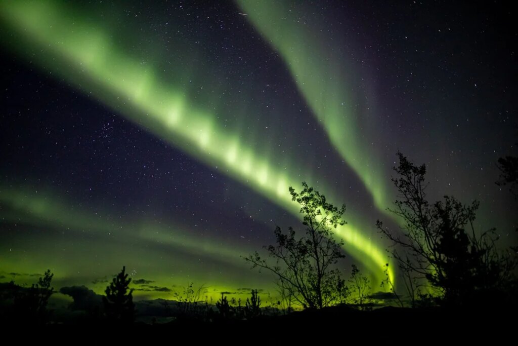 The science behind why some auroras have such stunning wave patterns The science behind why some auroras have such stunning wave patterns