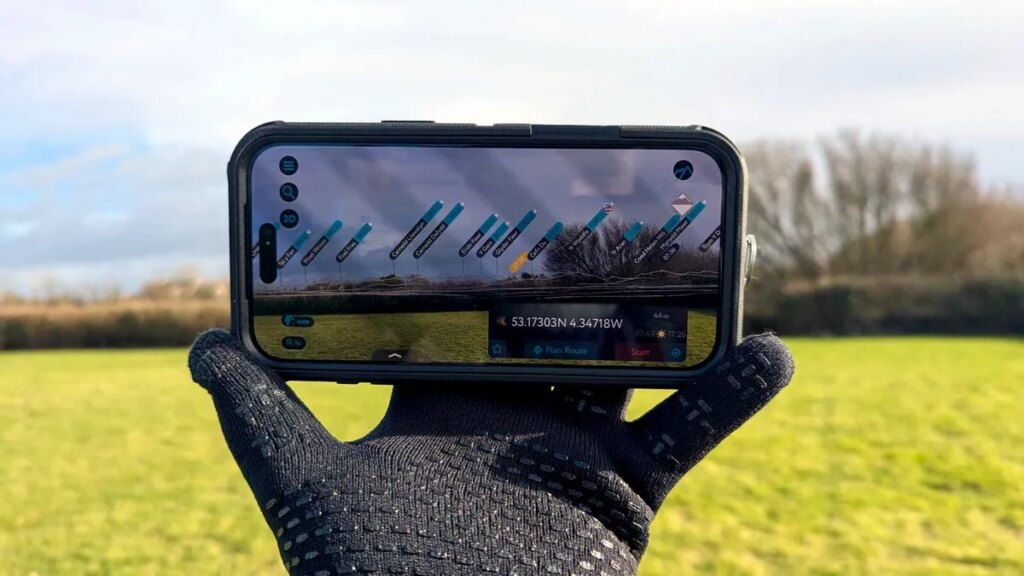 These touchscreen gloves handle rain and cold – and fix my biggest issue with winter hikes These touchscreen gloves handle rain and cold - and fix my biggest issue with winter hikes