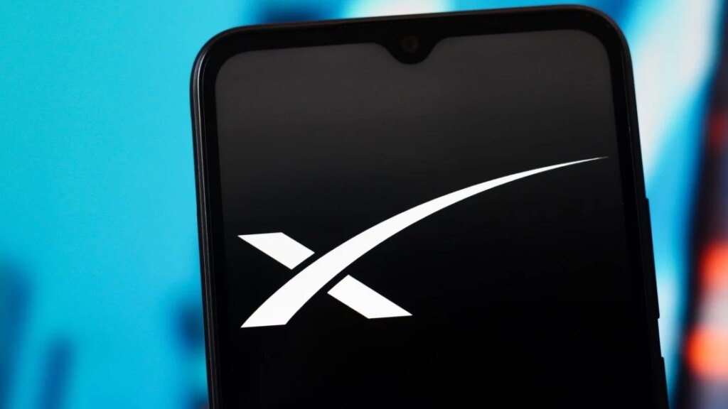 FCC Tells SpaceX, AST SpaceMobile To Stay In Their Lane With Satellite Spectrum FCC Tells SpaceX, AST SpaceMobile To Stay In Their Lane With Satellite Spectrum