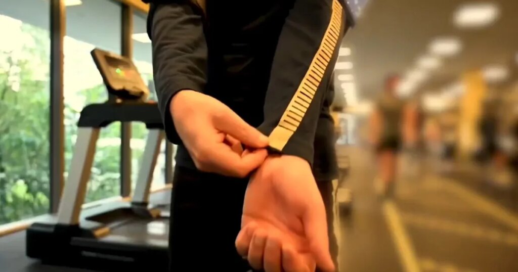 Forget smartwatches, your clothes could soon track your health Forget smartwatches, your clothes could soon track your health