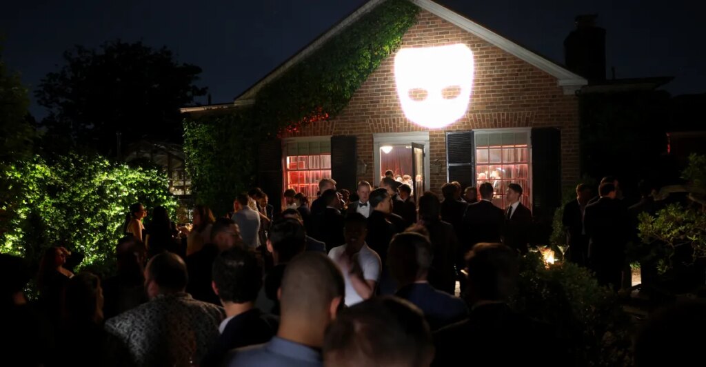 Grindr — yes, Grindr — won the WHCD party circuit Grindr — yes, Grindr — won the WHCD party circuit