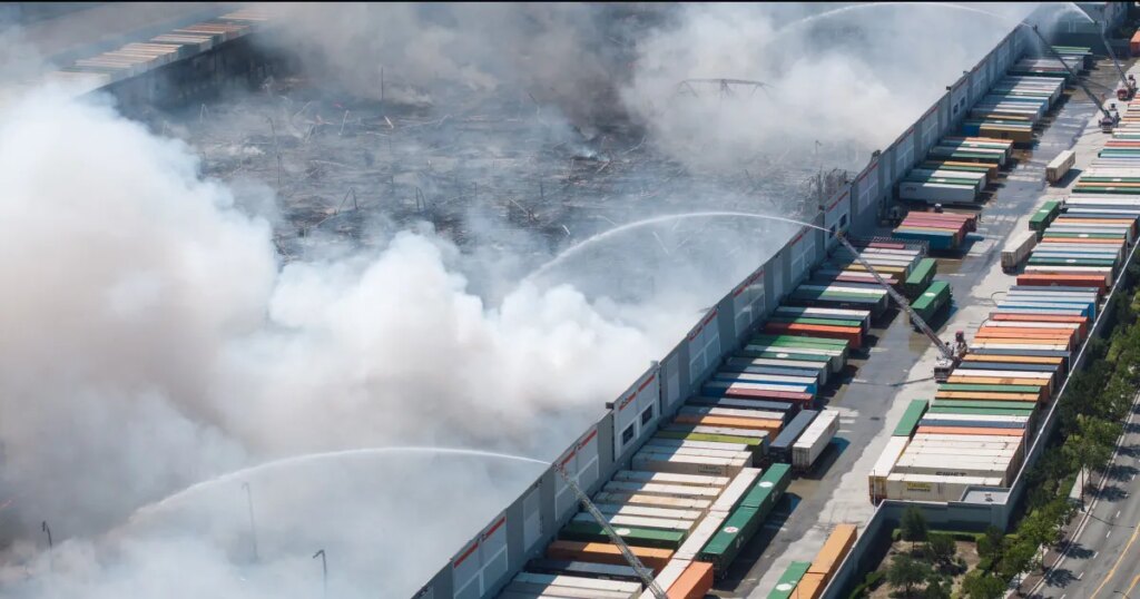 Man Lights 1.2 Million Square Foot Warehouse on Fire for Not Paying Him Enough Man Lights 1.2 Million Square Foot Warehouse on Fire for Not Paying Him Enough