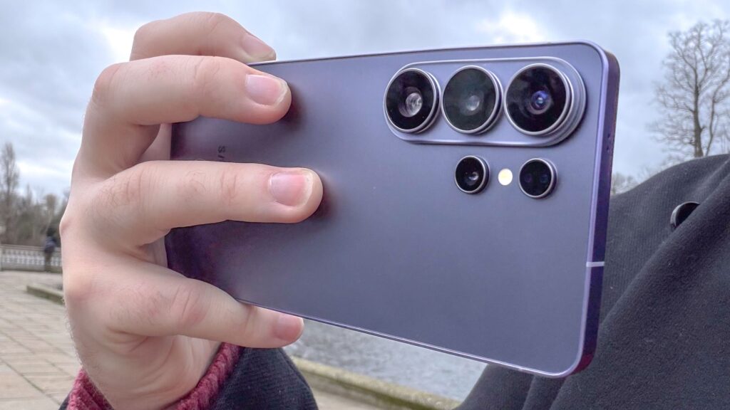 Samsung Galaxy S26’s Horizontal Lock might be the best camera upgrade in years — and I put it to the test with my dogs Samsung Galaxy S26's Horizontal Lock might be the best camera upgrade in years — and I put it to the test with my dogs