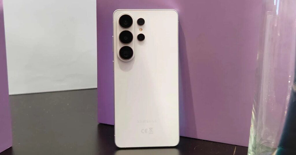 The Galaxy S26 Ultra feels like a software update and that’s why its boring The Galaxy S26 Ultra feels like a software update and that’s why its boring