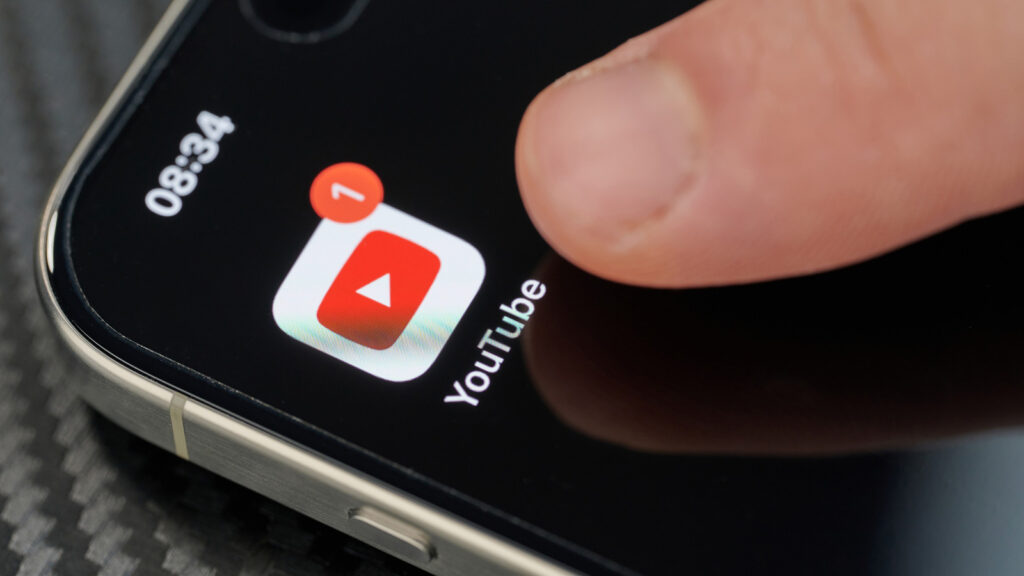 YouTube’s Picture-In-Picture Mode Is Rolling Out To All Users Worldwide YouTube's Picture-In-Picture Mode Is Rolling Out To All Users Worldwide