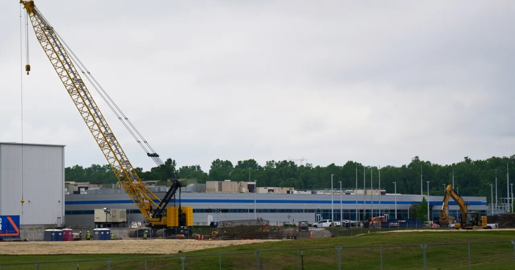 Anthropic Gets in Bed With SpaceX as the AI Race Turns Weird