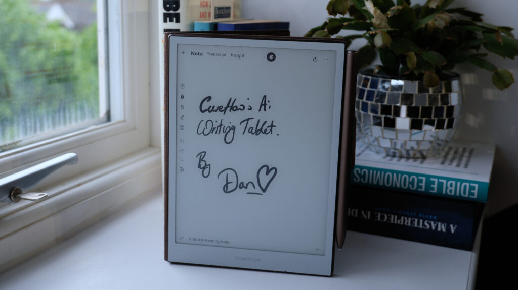 Cuneflow’s E-Paper Writing Tablet Uses AI To Record And Transcribe Meetings Cuneflow's E-Paper Writing Tablet Uses AI To Record And Transcribe Meetings