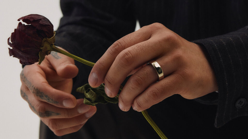 Oura’s Ring 5 Is A Dramatically Thinner Smart Ring Oura's Ring 5 Is A Dramatically Thinner Smart Ring