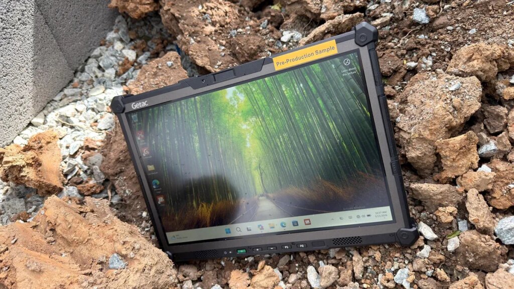 This rugged Windows tablet handles mud and rain – but didn’t impress with the basics This rugged Windows tablet handles mud and rain - but didn't impress with the basics