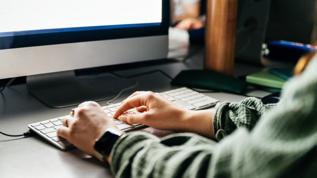 Websites Can Now Peek at Your SSD to See What Else You’re Up To Websites Can Now Peek at Your SSD to See What Else You're Up To