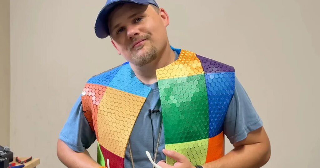 A YouTuber 3D printed an entire outfit, but the comfort and cost are more complicated than you’d think A YouTuber 3D printed an entire outfit, but the comfort and cost are more complicated than you'd think