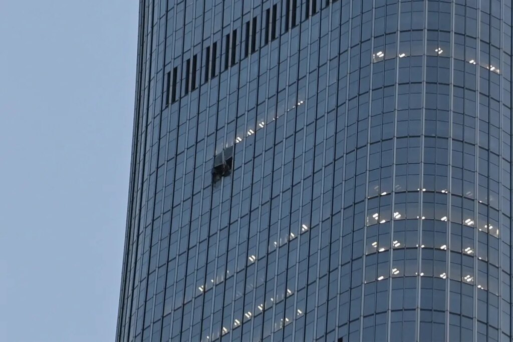 Airplane Crashes Into Skyscraper in China