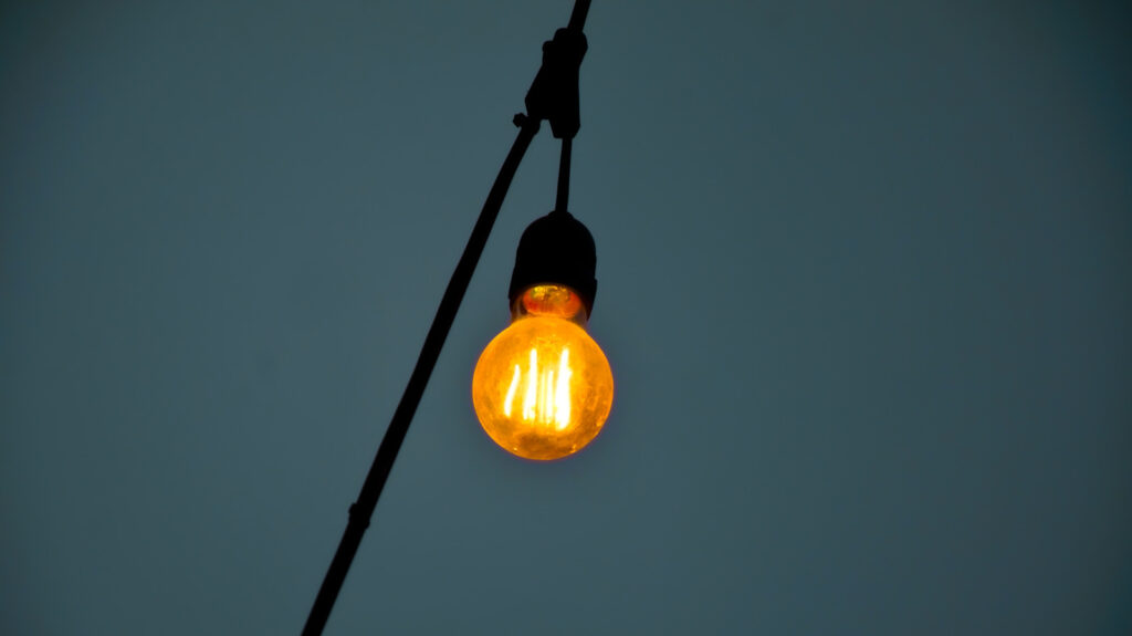 Are Smart Bulbs More Expensive To Run Than Standard LEDs? Are Smart Bulbs More Expensive To Run Than Standard LEDs?