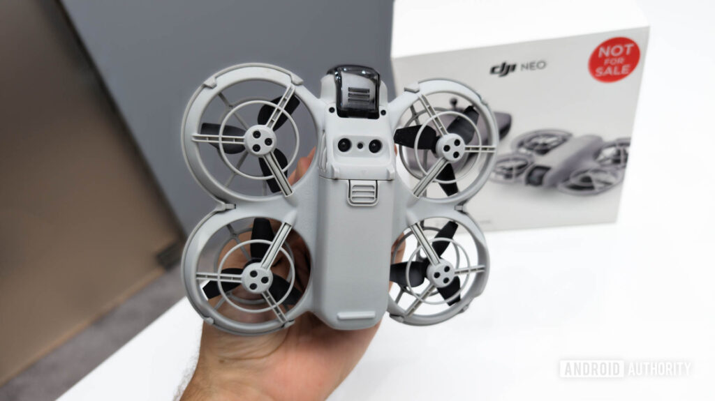 FCC is easing drone rules, but DJI drones are still left grounded DJI Neo (3 of 3)