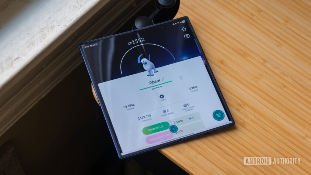 Samsung Galaxy Z Fold 7 pokemon go
