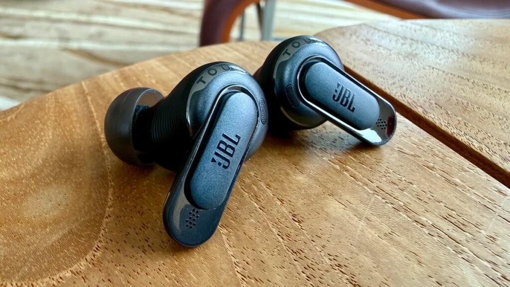 JBL Tour Pro 3 Earbuds Review: Lower Price and Enticing Improvements JBL Tour Pro 3 Earbuds Review: Lower Price and Enticing Improvements