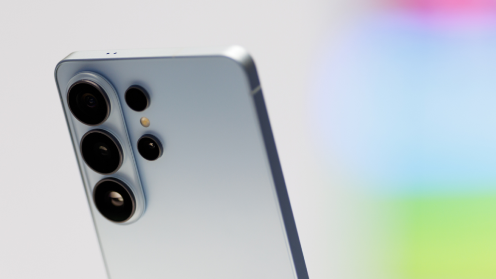 One UI 9 Brings a Long-Awaited Status Bar to Galaxy Phones One UI 9 Brings a Long-Awaited Status Bar to Galaxy Phones