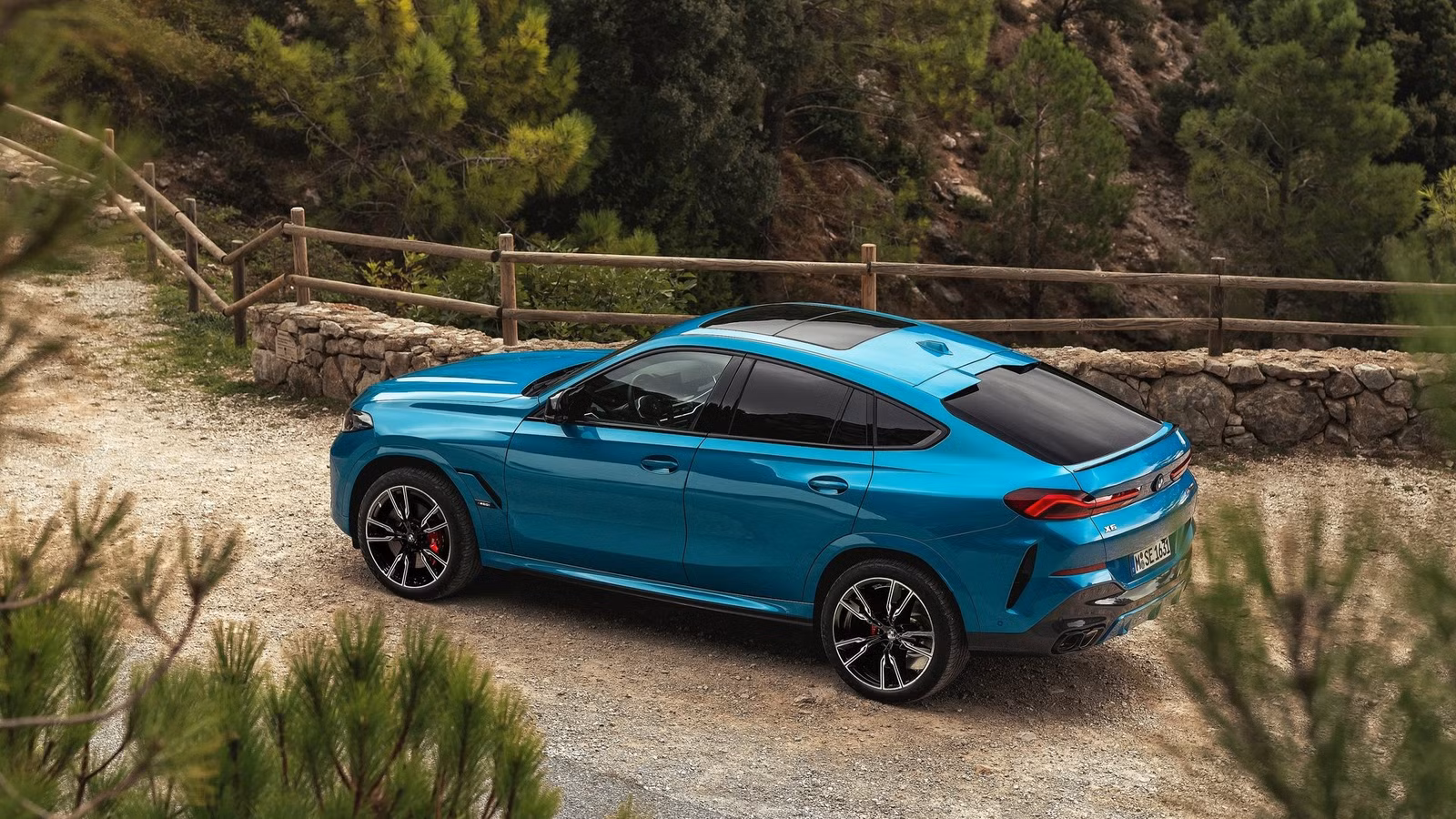 Stop paying $80,000 for a BMW SUV with less space—the X5 does everything better for less Stop paying $80,000 for a BMW SUV with less space—the X5 does everything better for less