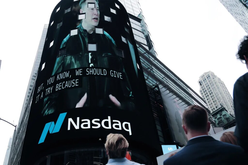 Wall Street Terrified That SpaceX Investors Will Dump Their Stocks