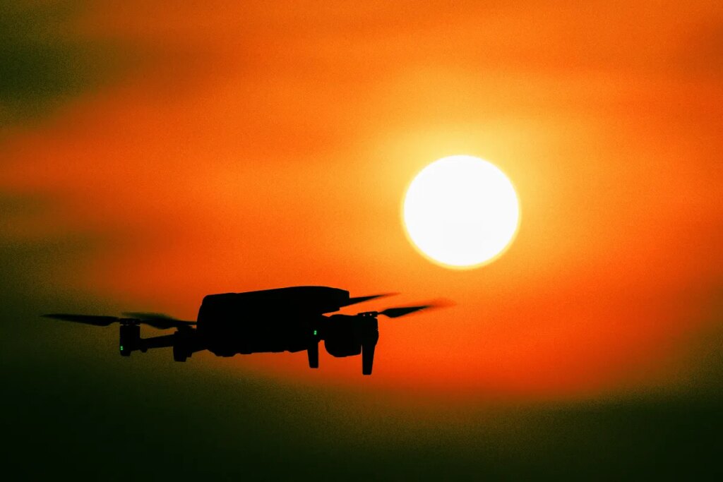 Americans Are Raging About Autonomous Police Drones Swarming the Skies Americans Are Raging About Autonomous Police Drones Swarming the Skies