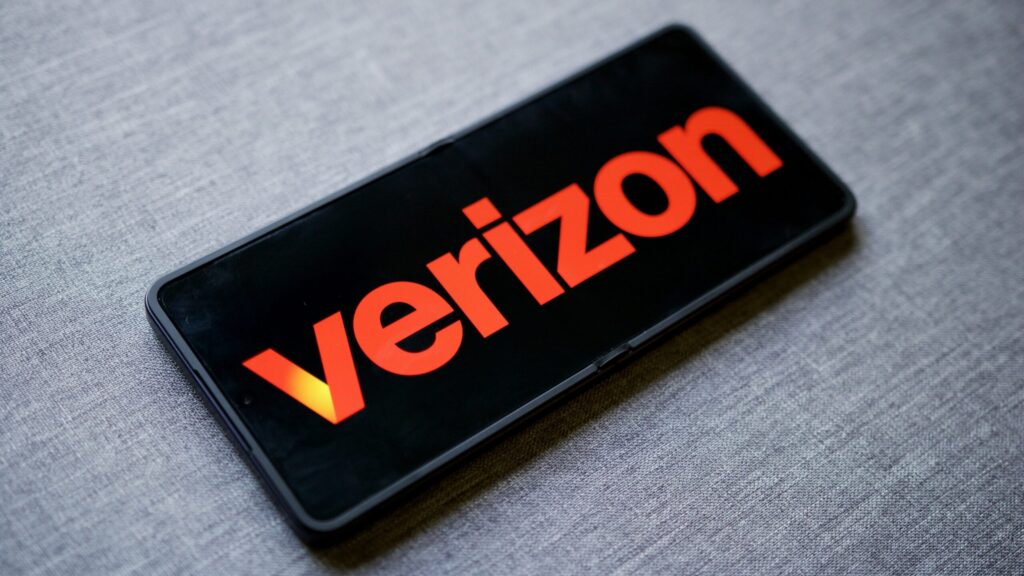 As a US carrier expert, Verizon is the only big carrier I recommend in 2026 Verizon logo displayed on an Android phone.