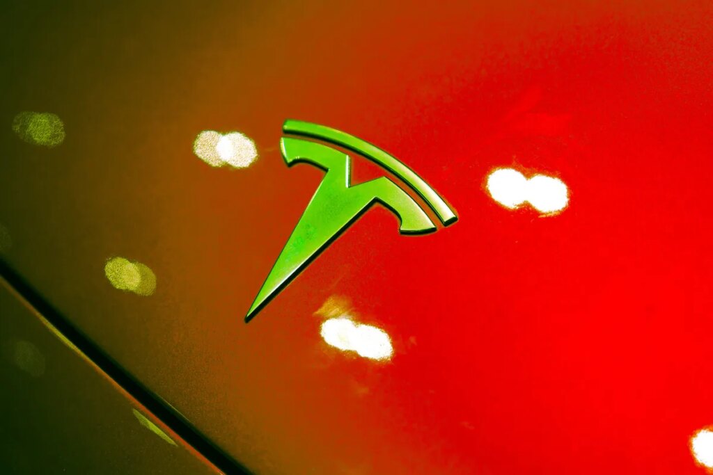 Tesla Slams Into Crowded Cafe, Killing One Tesla Slams Into Crowded Cafe, Killing One