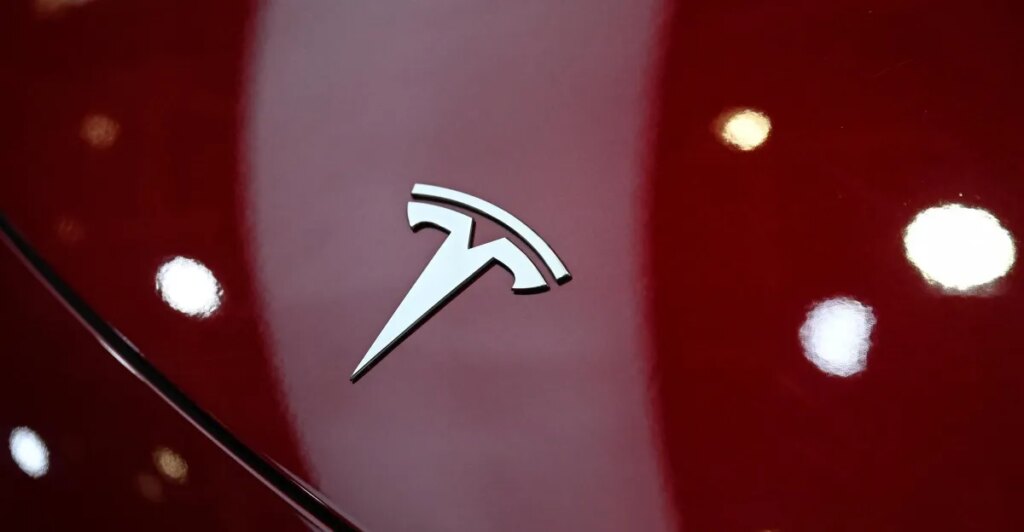 Tesla driver faces manslaughter charges over Texas crash that killed a woman inside her home Tesla driver faces manslaughter charges over Texas crash that killed a woman inside her home