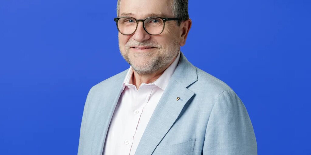 Manfred “Fred” Schindler Is 2027 IEEE President-Elect Manfred “Fred” Schindler Is 2027 IEEE President-Elect